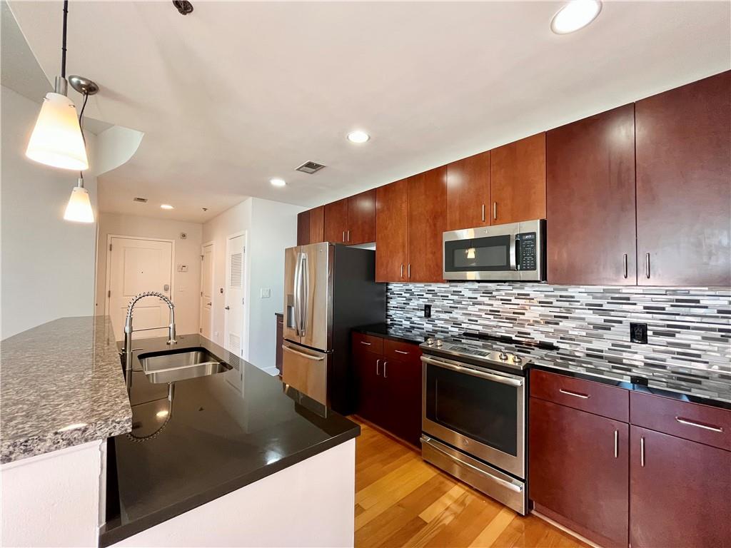 950 W Peachtree Street NW Unit 904