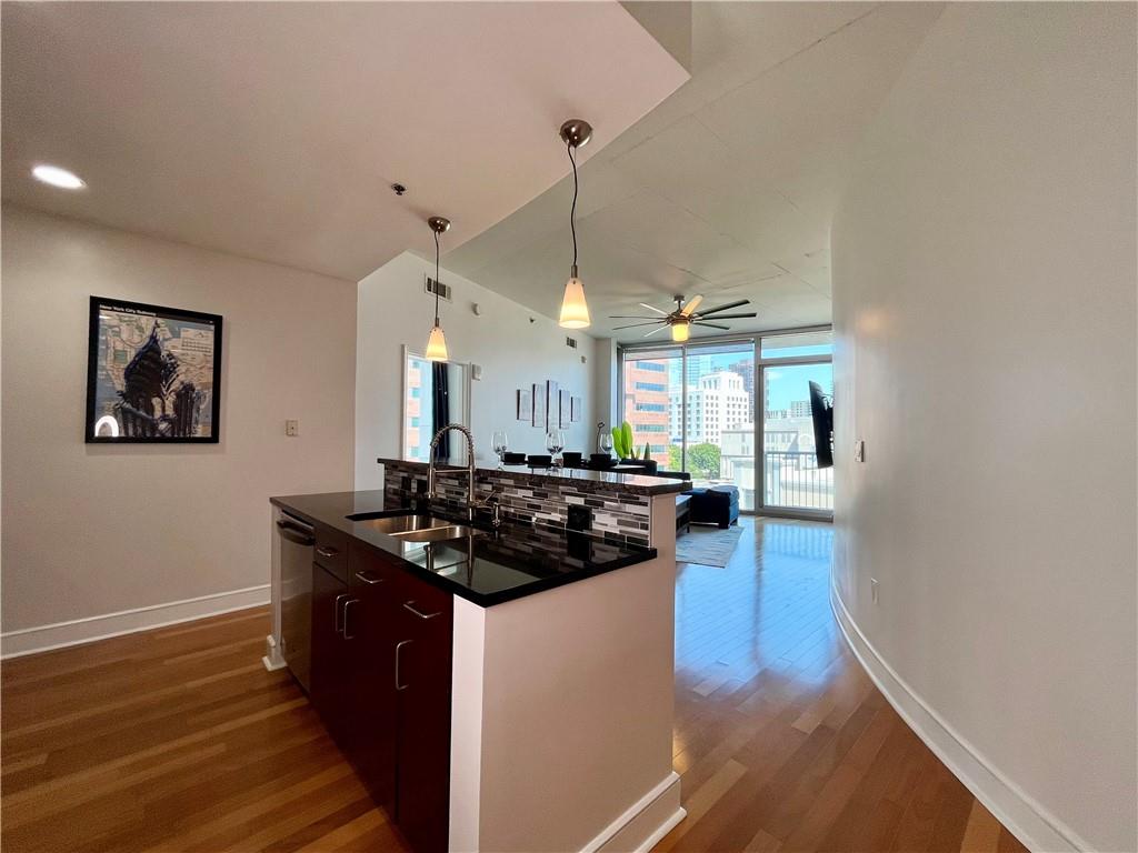950 W Peachtree Street NW Unit 904