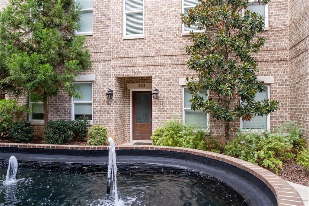 353 Brownstones Circle NE