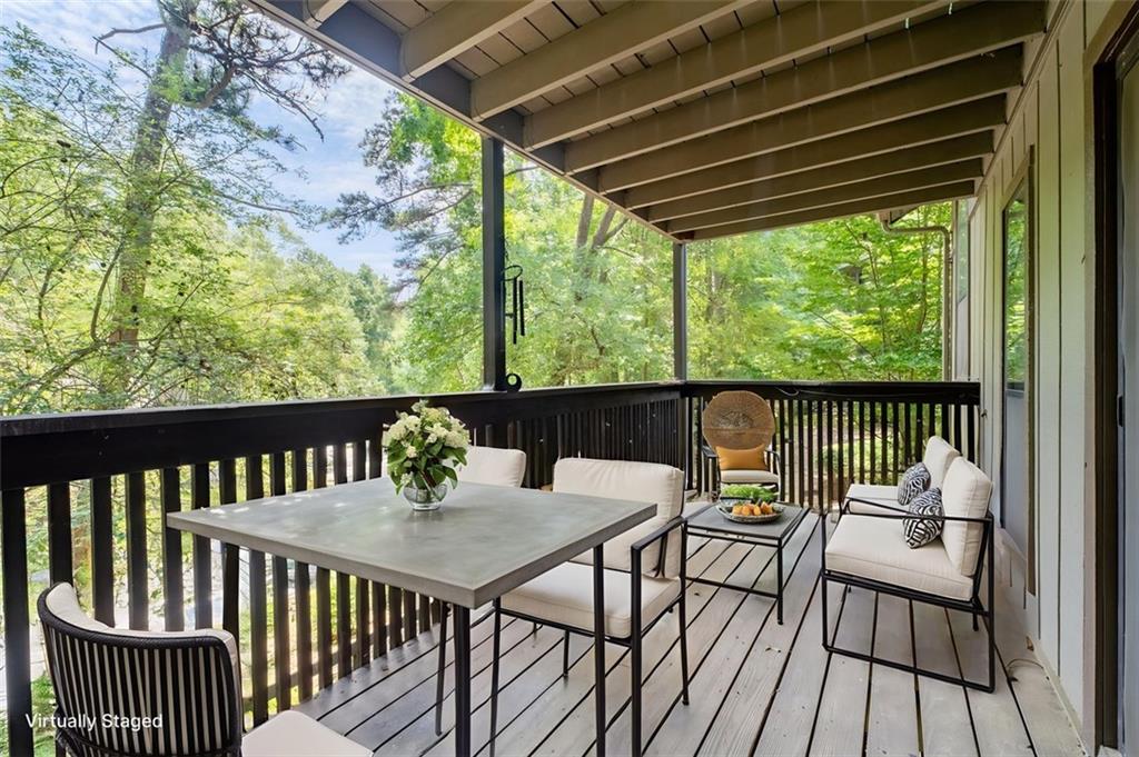 308 CUMBERLAND Court SE