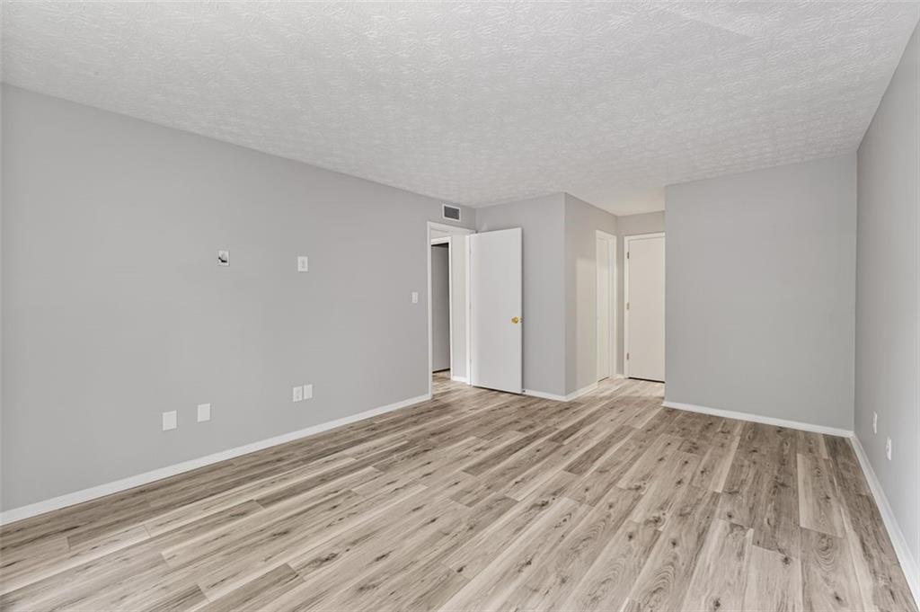 308 CUMBERLAND Court SE