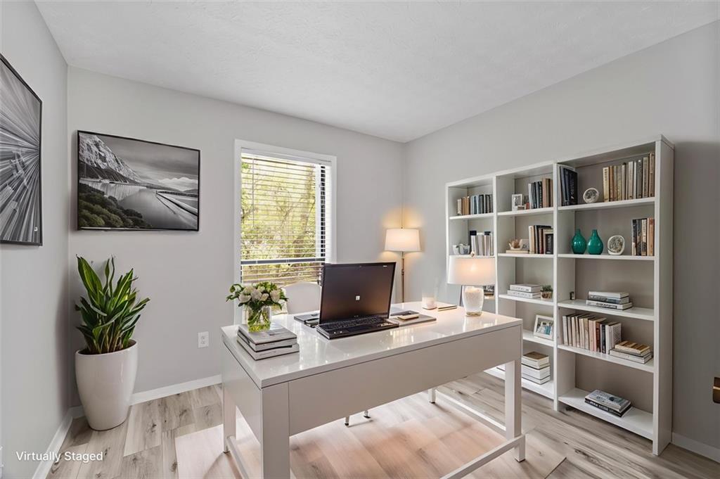 308 CUMBERLAND Court SE