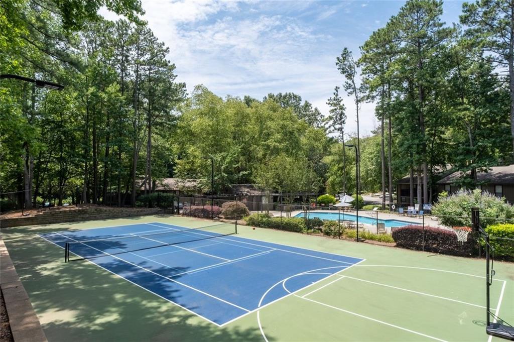 308 CUMBERLAND Court SE