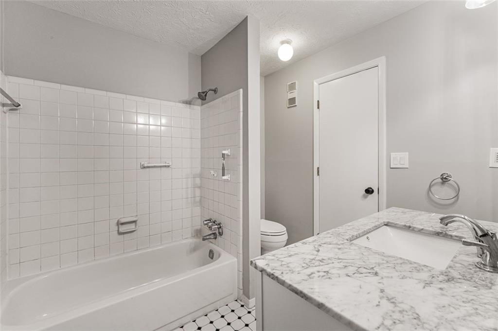 308 CUMBERLAND Court SE