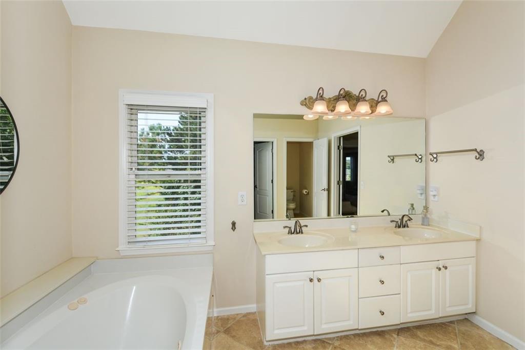 179 WATERSTONE Point