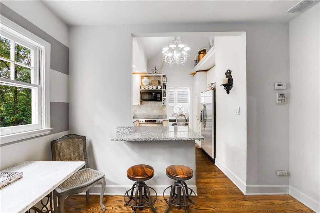 2323 SHENANDOAH Avenue NE