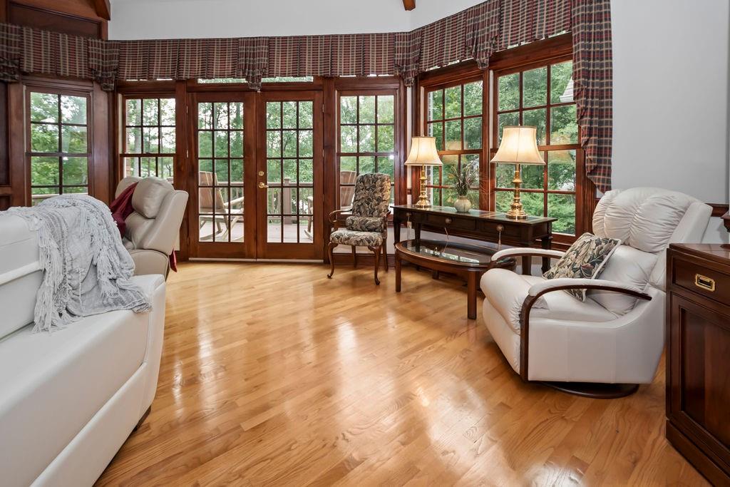 120 ISLAND COVE Drive