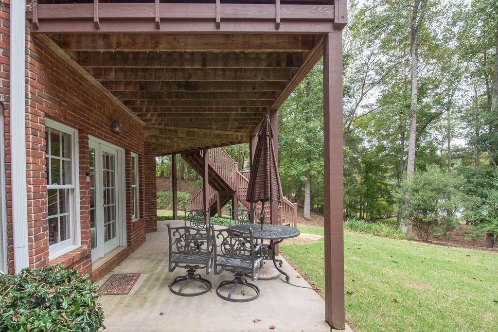 120 ISLAND COVE Drive