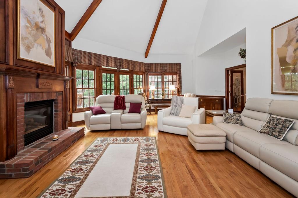 120 ISLAND COVE Drive