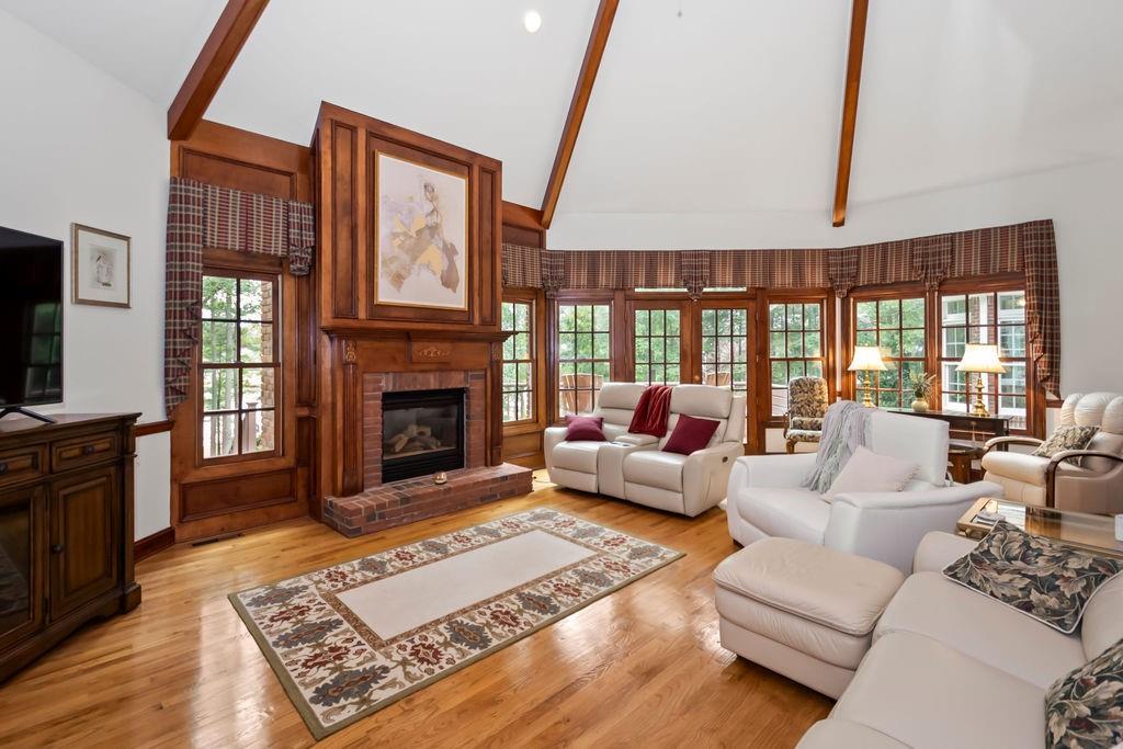 120 ISLAND COVE Drive