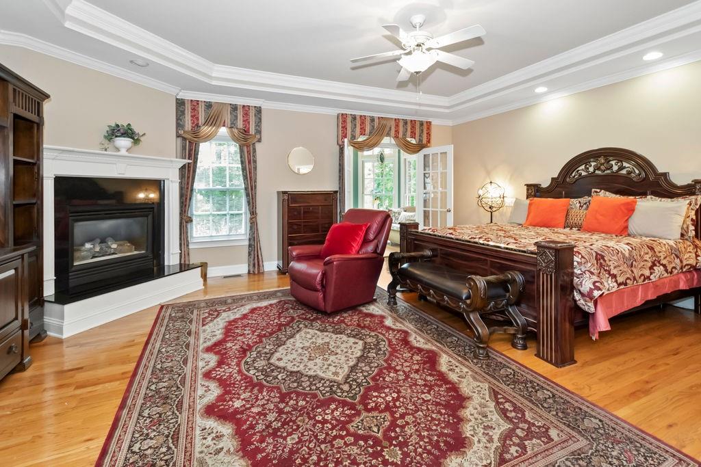 120 ISLAND COVE Drive