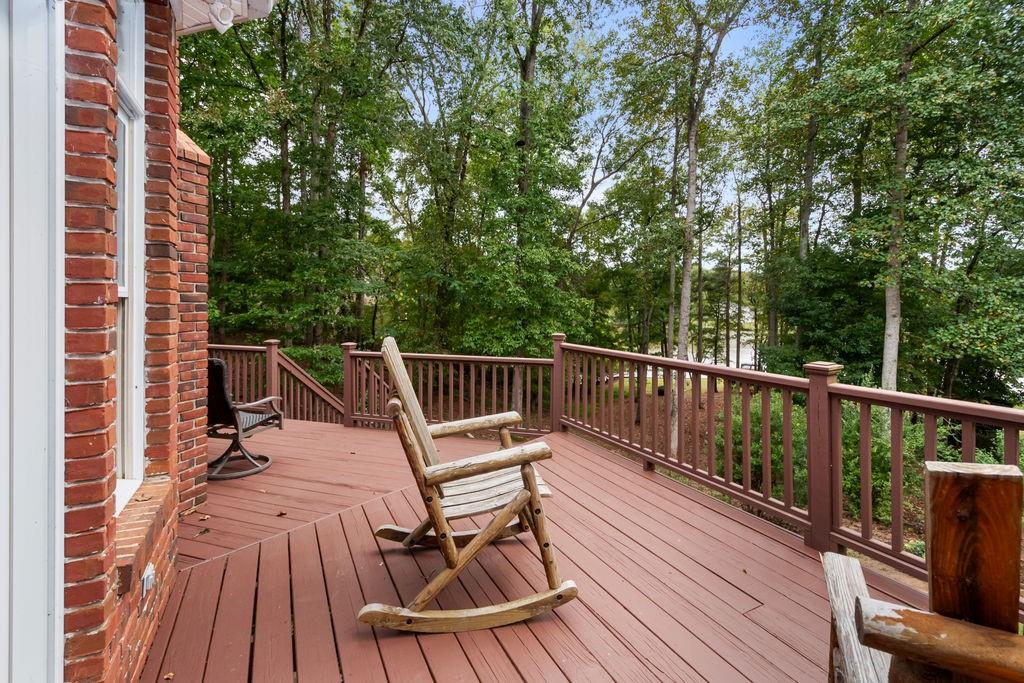 120 ISLAND COVE Drive