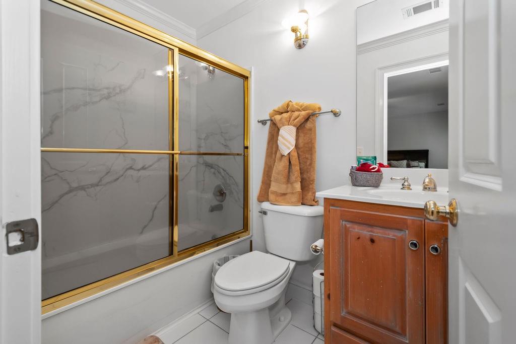 120 ISLAND COVE Drive