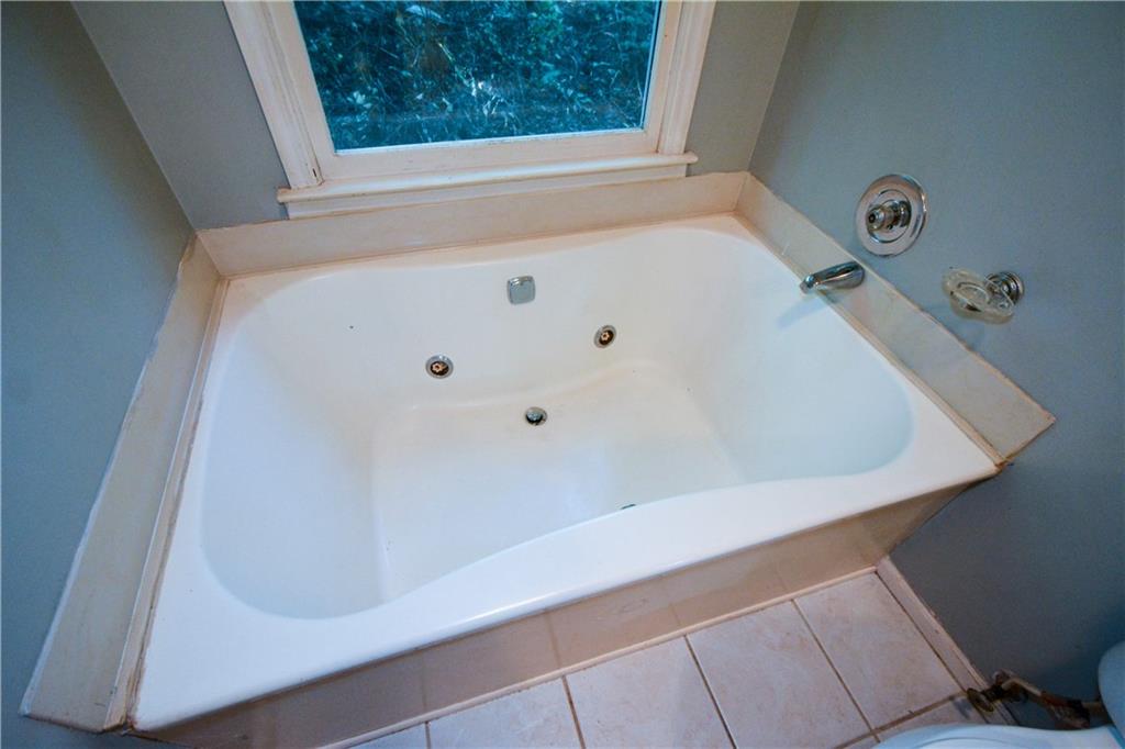 591 Wentworth Drive NW