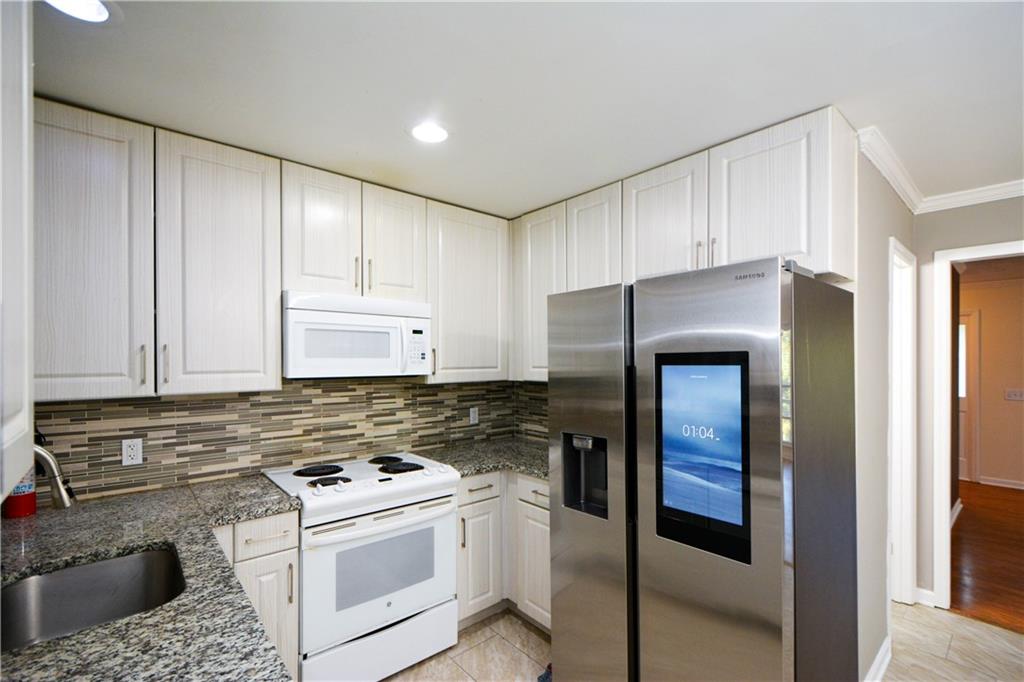 591 Wentworth Drive NW