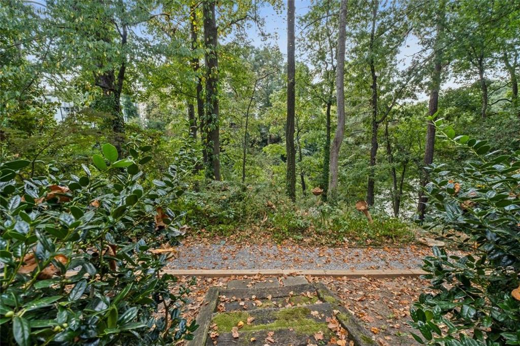 3710 STONEWALL Circle SE