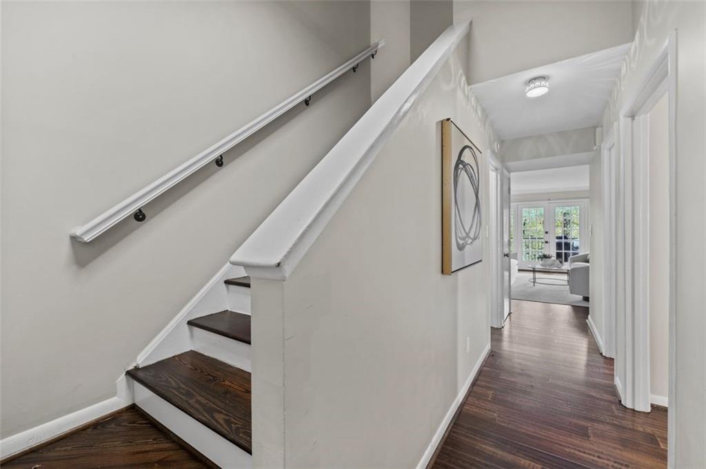 3710 STONEWALL Circle SE