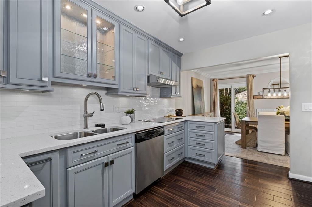 3710 STONEWALL Circle SE