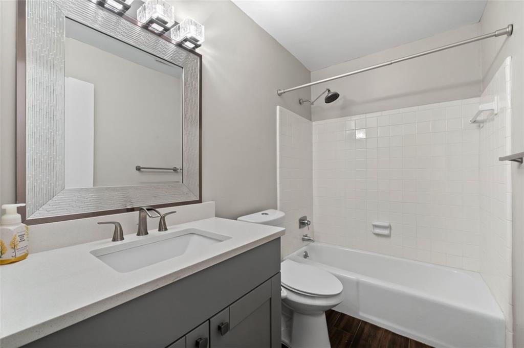 3710 STONEWALL Circle SE