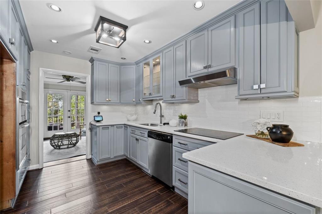 3710 STONEWALL Circle SE