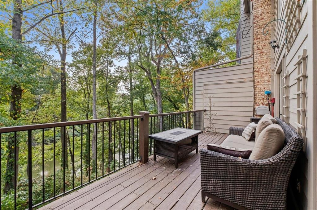 3710 STONEWALL Circle SE