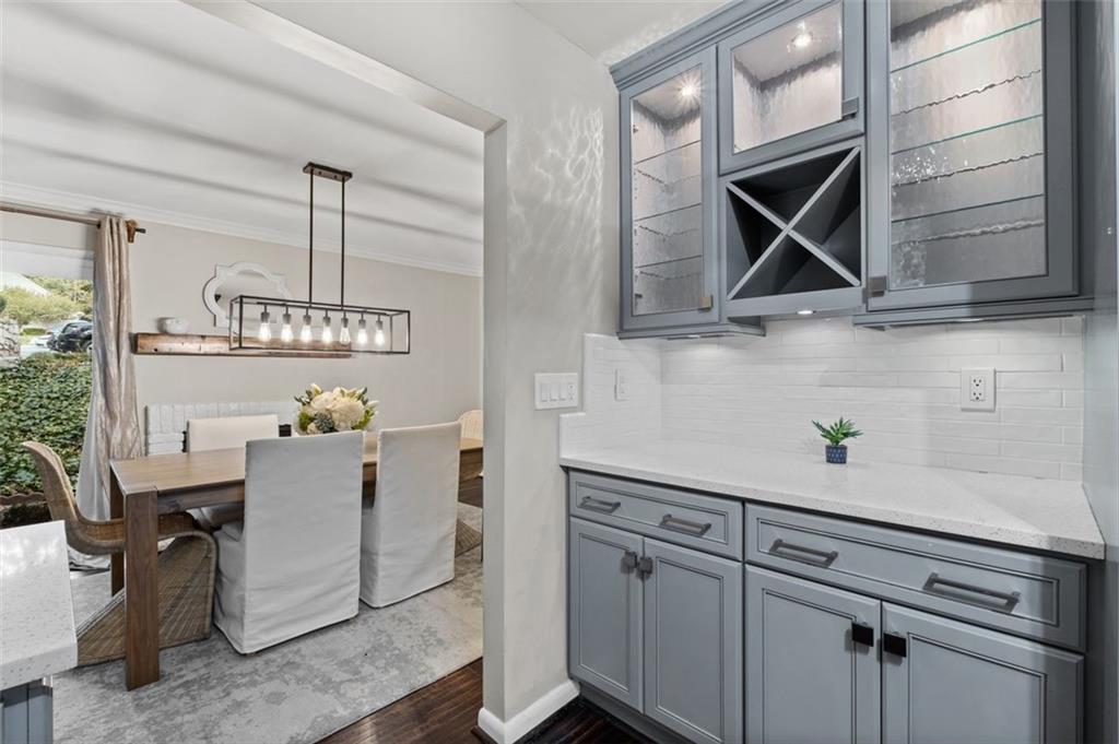 3710 STONEWALL Circle SE