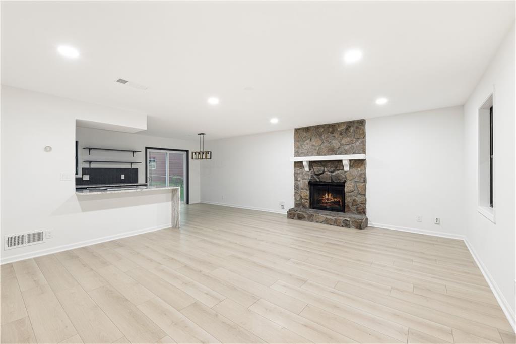 1487 SPRINGWOOD Drive SE Unit B