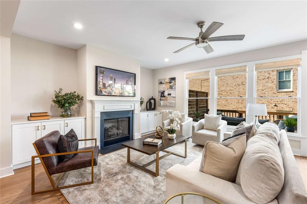 370 THRASHER Street Unit 2