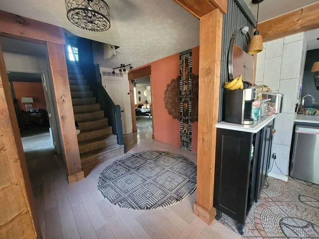 2158 WEYBRIDGE Drive