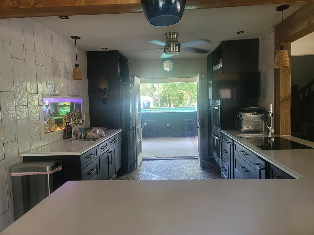 2158 WEYBRIDGE Drive