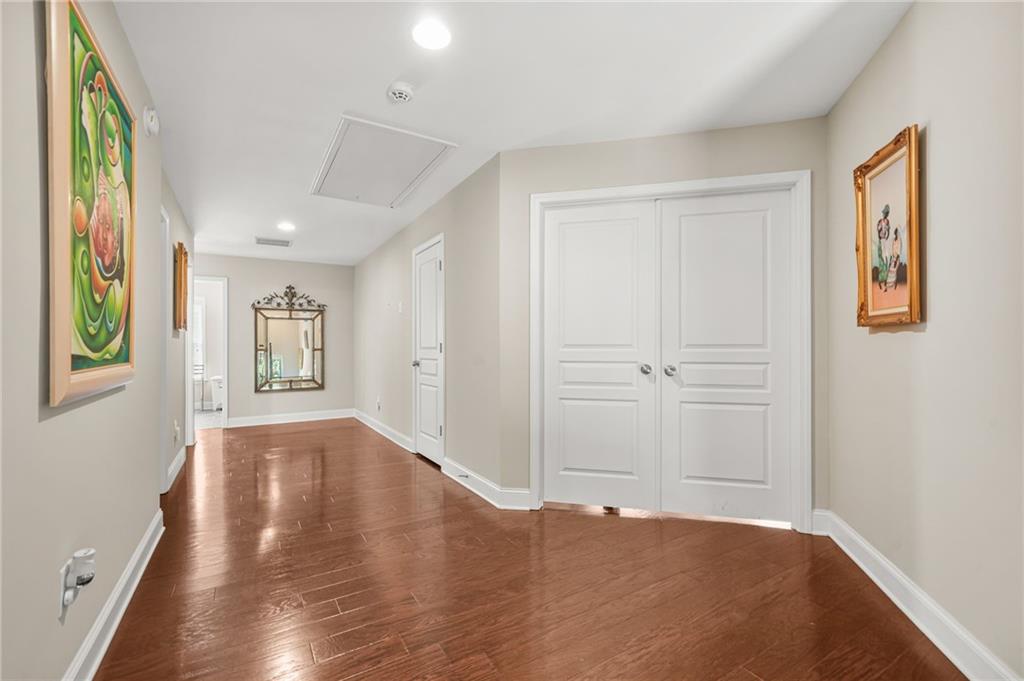 2015 AUGUSTINE Trace