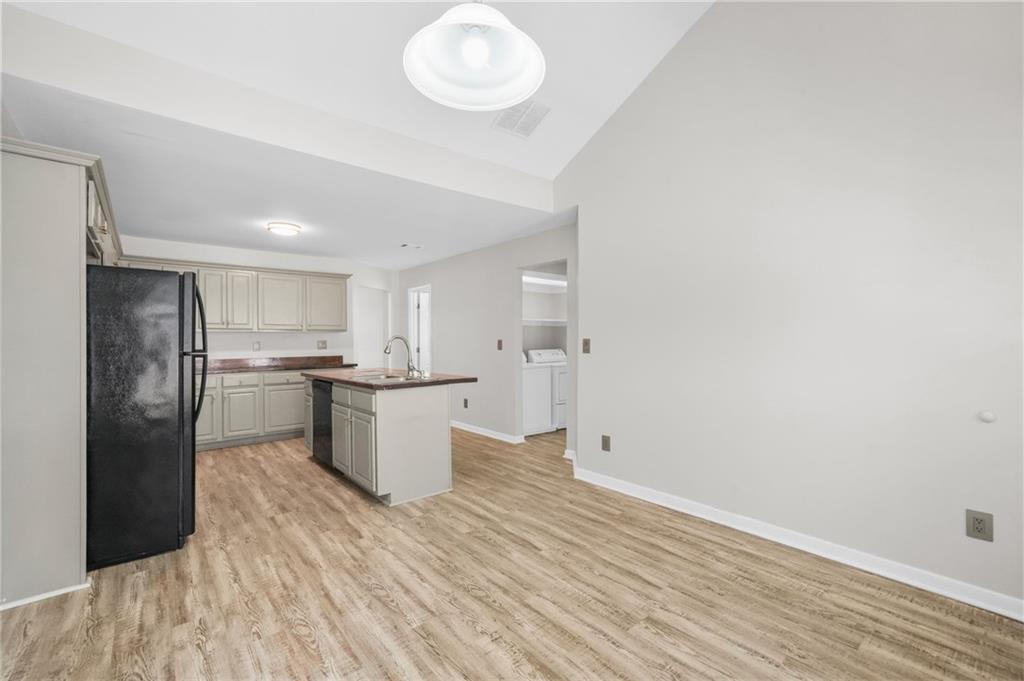 1288 GATES Circle SE