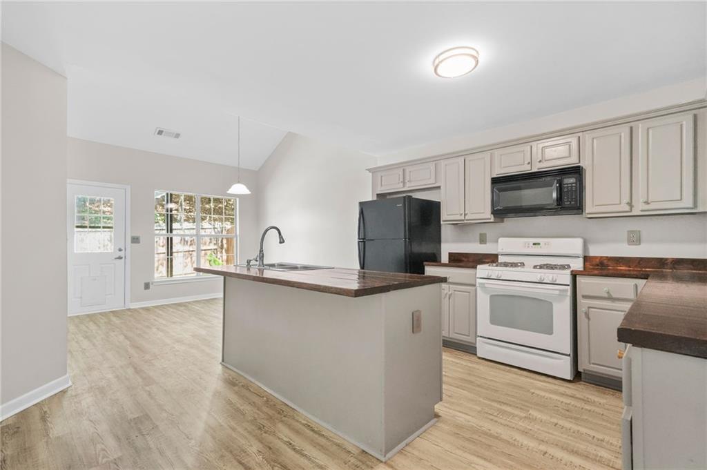 1288 GATES Circle SE