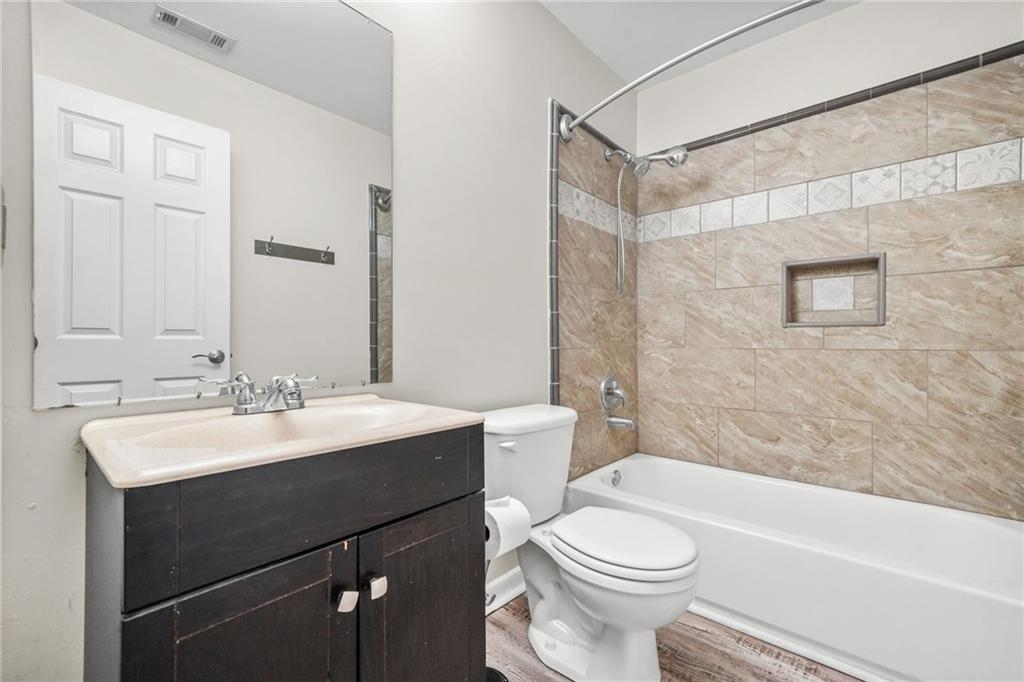 1288 GATES Circle SE