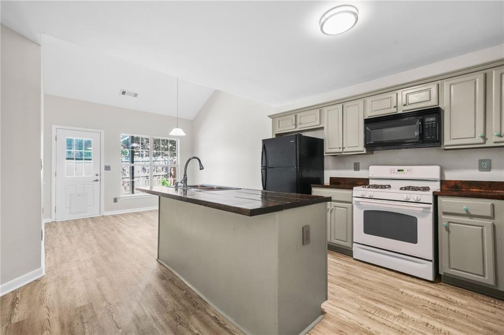 1288 GATES Circle SE