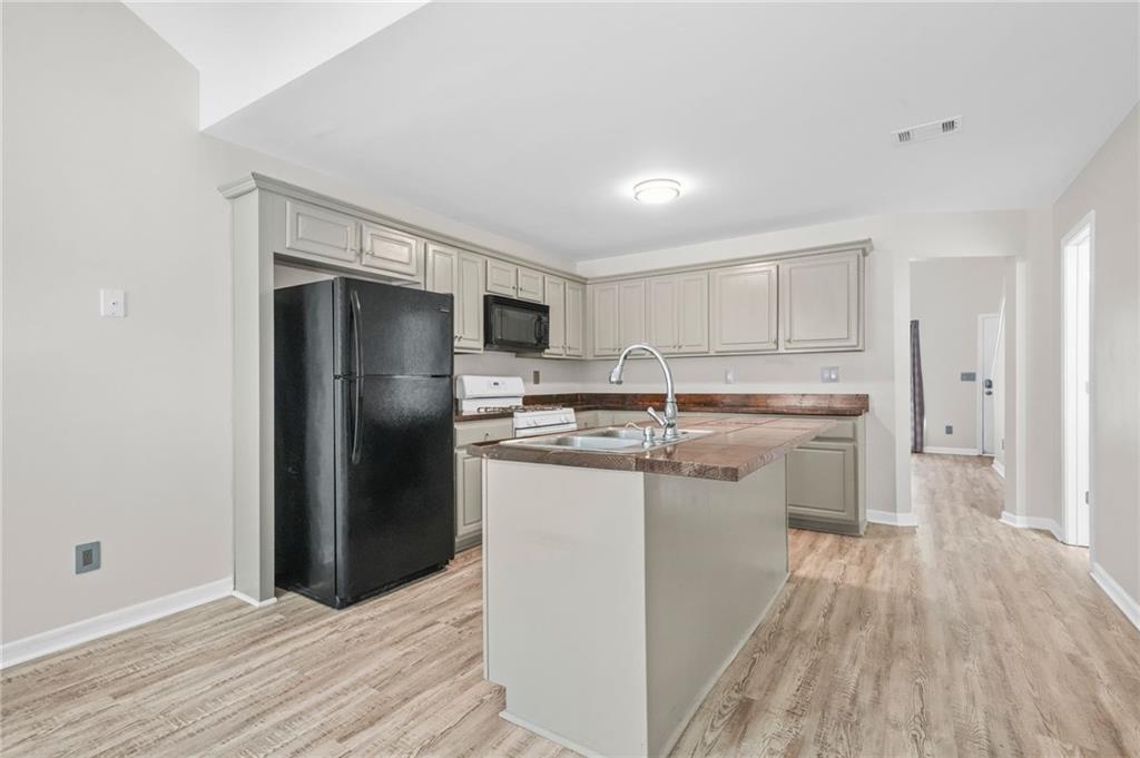 1288 GATES Circle SE