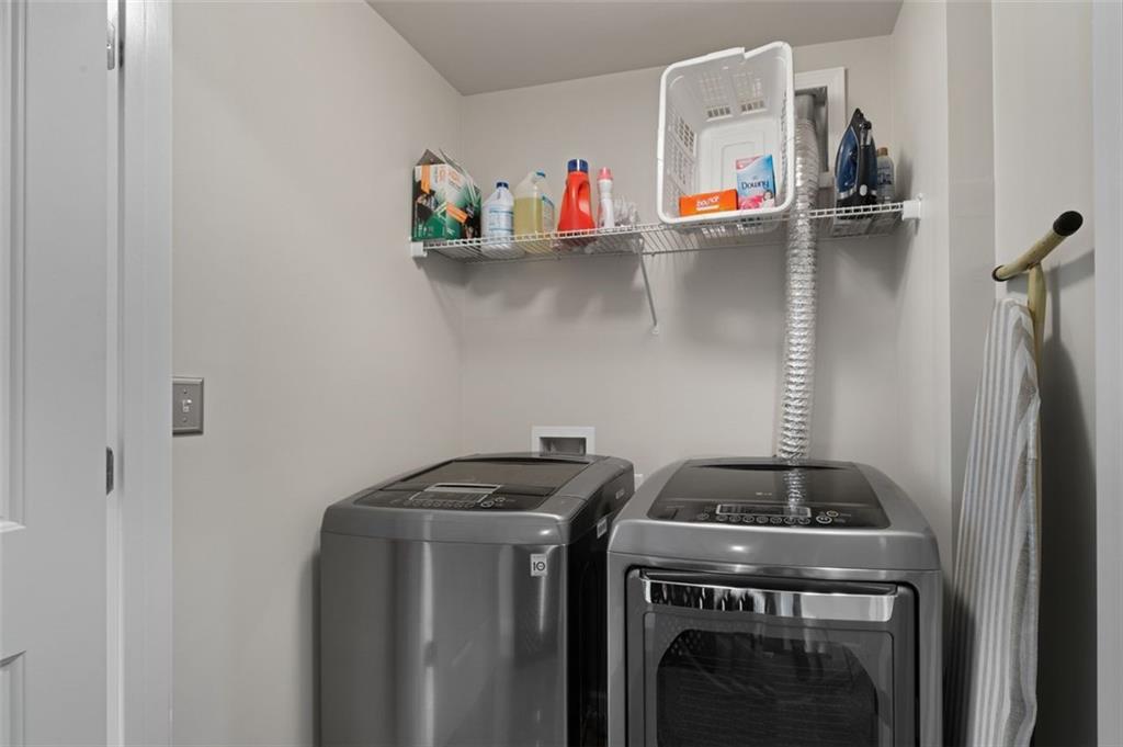 1222 LAVISTA Circle NE