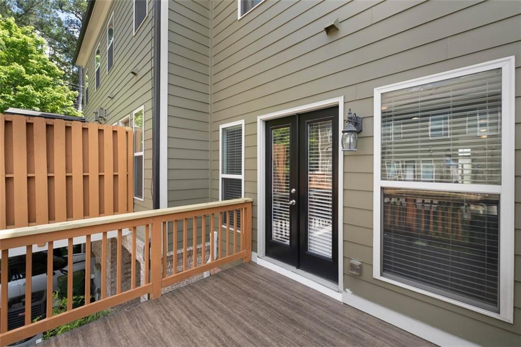 1222 LAVISTA Circle NE