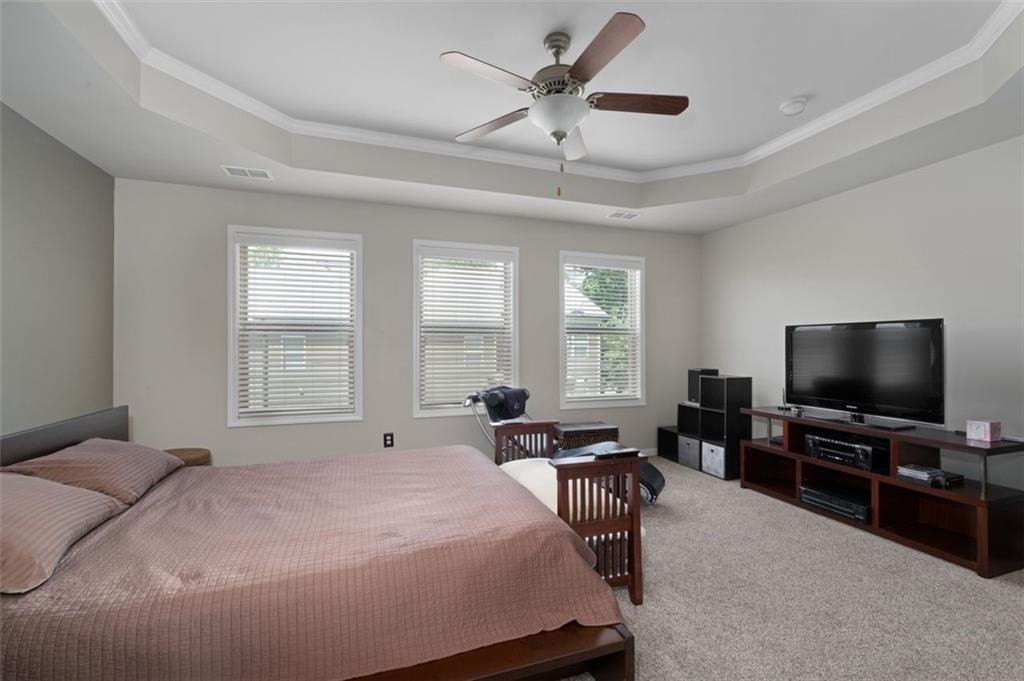 1222 LAVISTA Circle NE