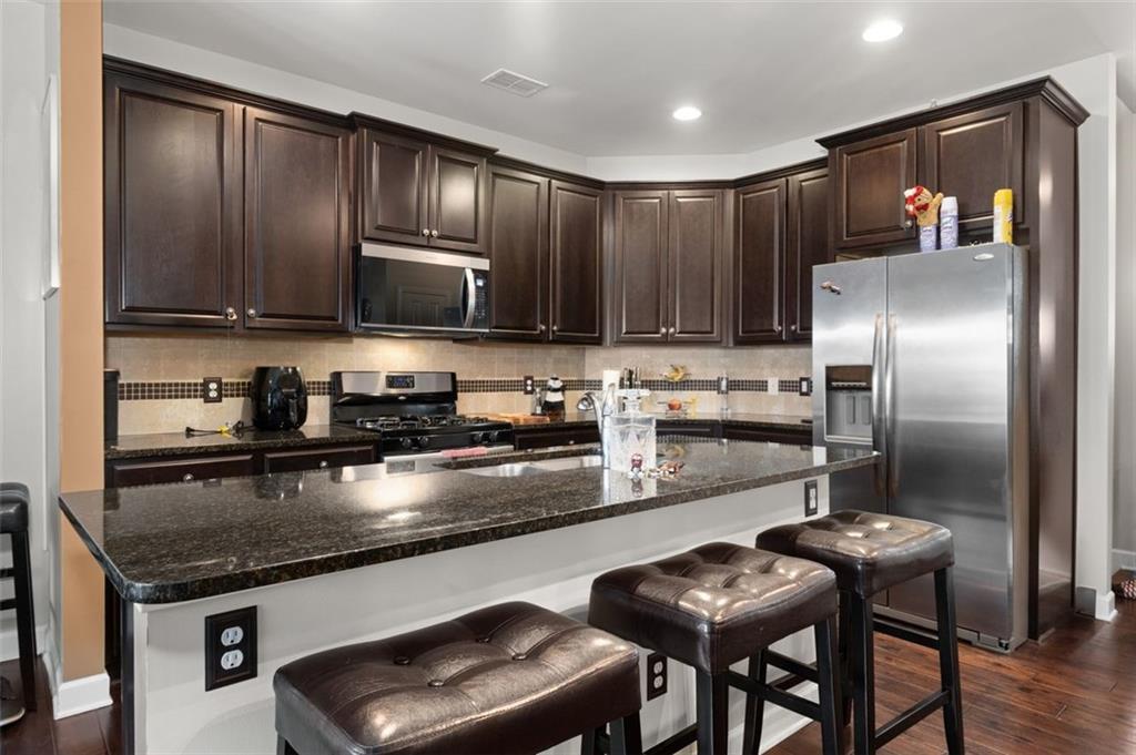 1222 LAVISTA Circle NE