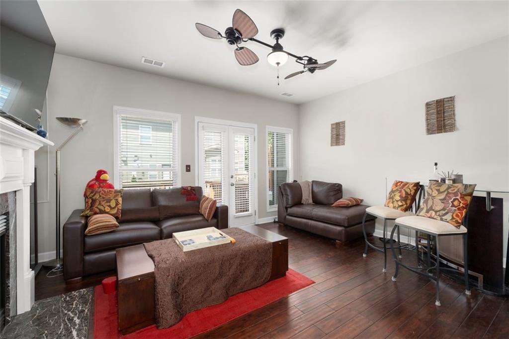 1222 LAVISTA Circle NE