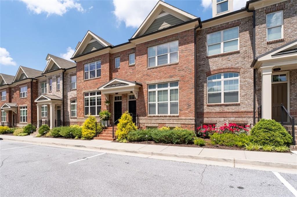 1222 LAVISTA Circle NE