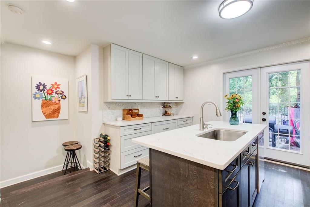 1105 CLAIREMONT Avenue