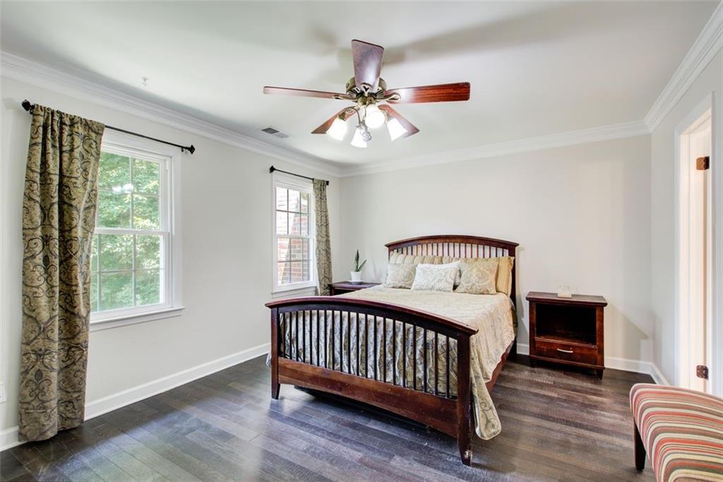 1105 CLAIREMONT Avenue