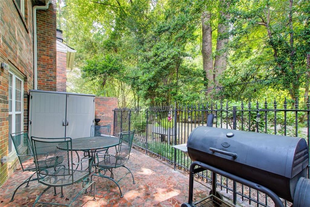 1105 CLAIREMONT Avenue