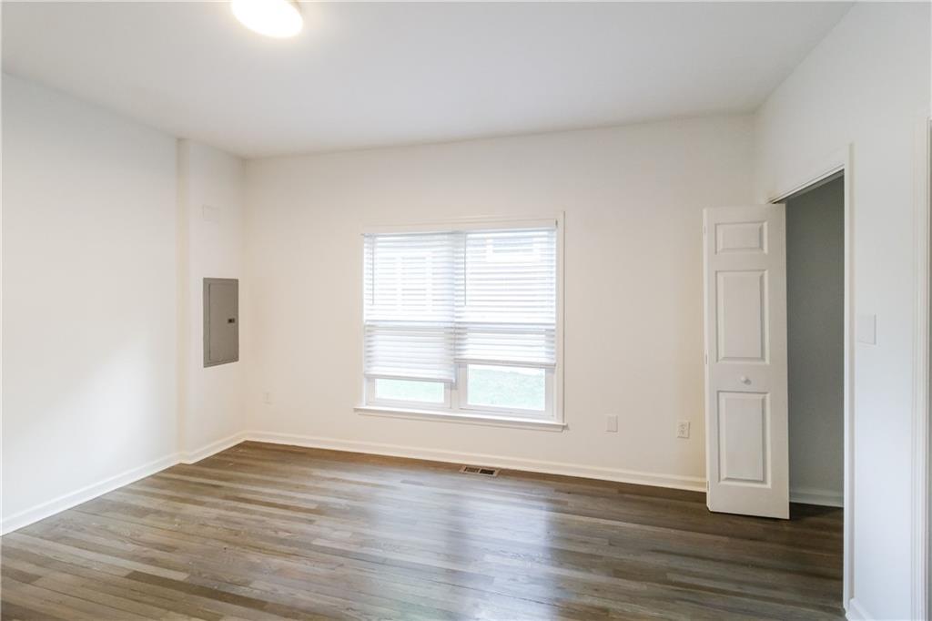 1070 4th Street NW