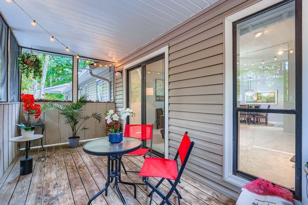 1507 WYNNES RIDGE Circle SE