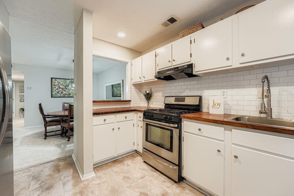 1507 WYNNES RIDGE Circle SE