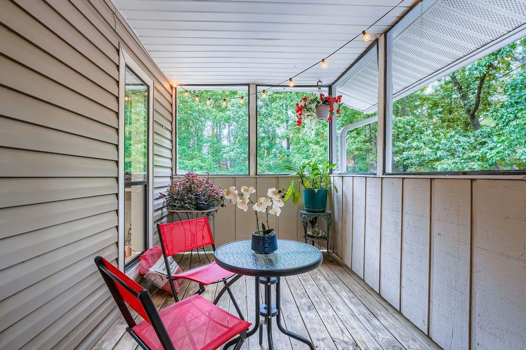 1507 WYNNES RIDGE Circle SE