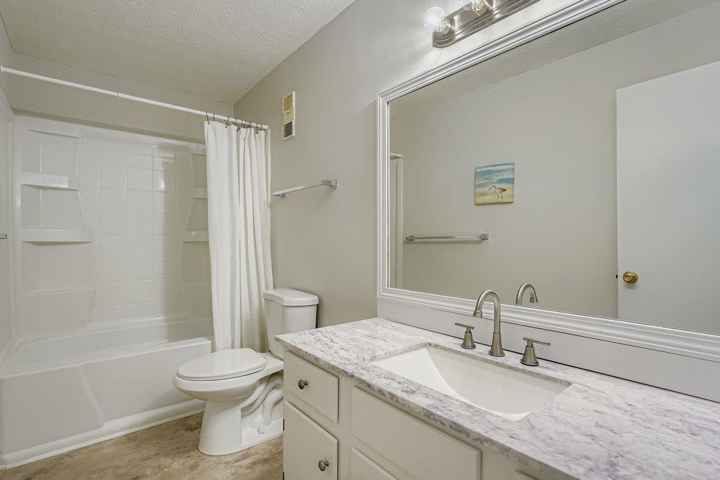 1507 WYNNES RIDGE Circle SE